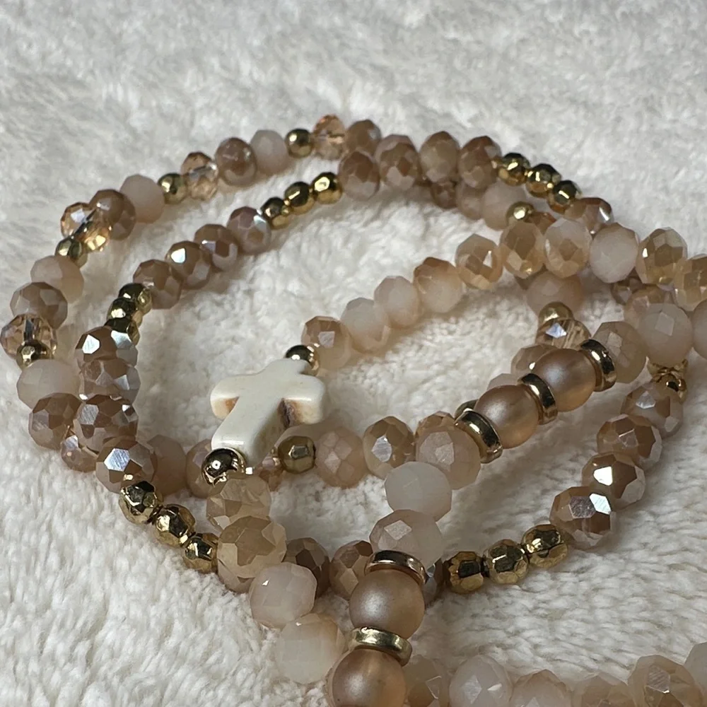Beaded Bracelets Pretty Neutral Gold Mauve Pink Set of 4 with Cross Charm NWOT